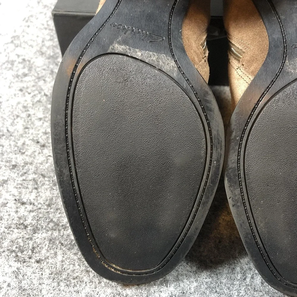 Clarks Narrative Boots Womens Size 9 M Brown‎ Suede Ankle Booties Block Heel Zip